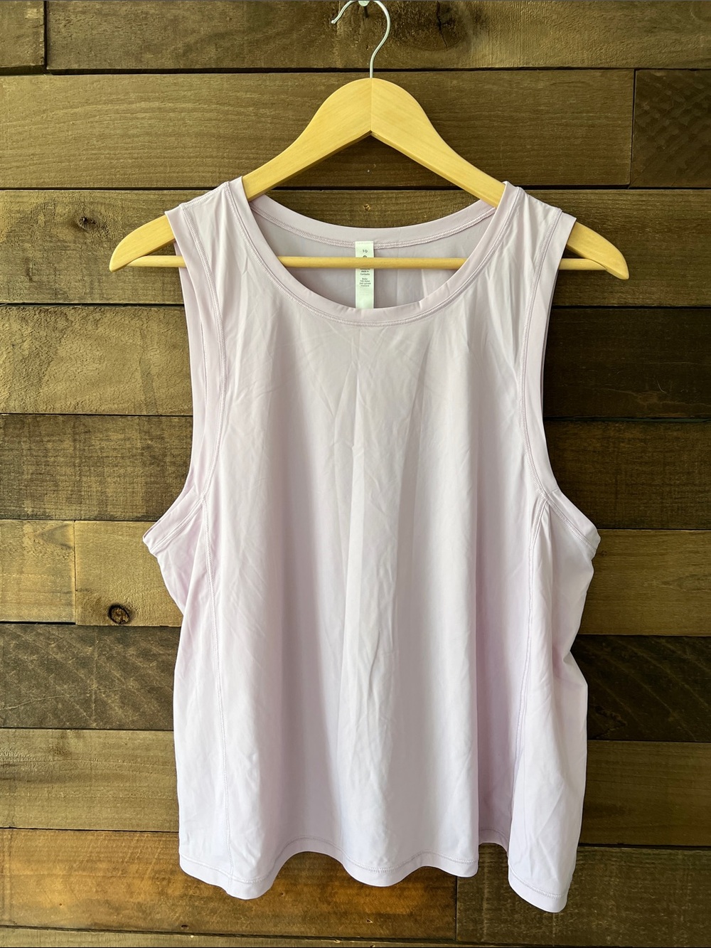 Lululemon Athletica Women's Athletic Workout Tank Top in Lavender Purple 10